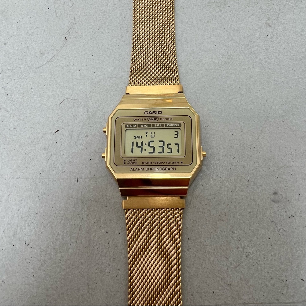 Gold Casio Watch Men’s or Women’s Water Resist
